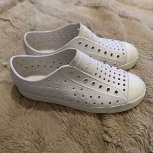 Girls Native Shoes white size 3